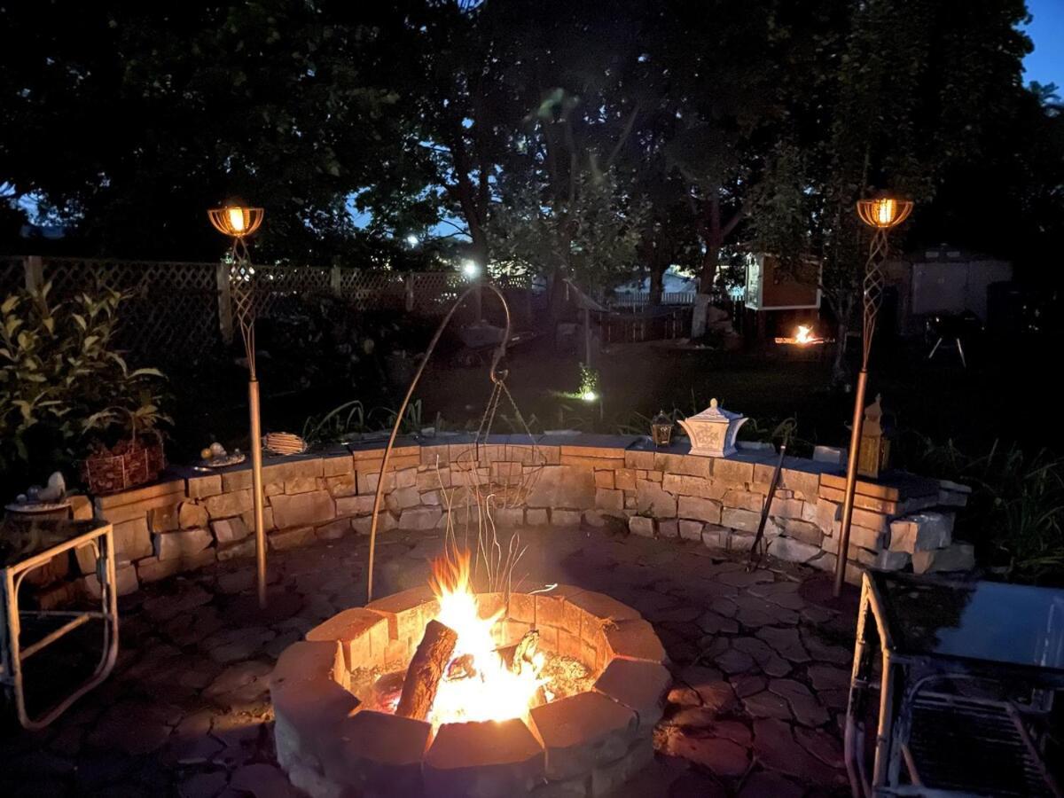 Schaumburg Paradise Oasis With A Secret Garden And Private Pool 外观 照片